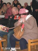 Obecní ples - ordinace uprostřed vesnice