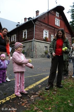 Perníkiáda s VŘSR 2009 - házení míčků